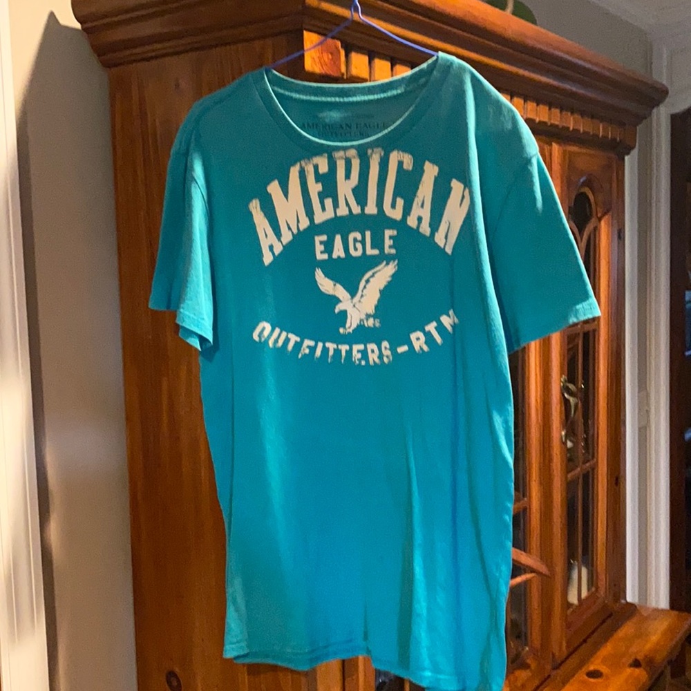 American Eagle Men’s Small Tee